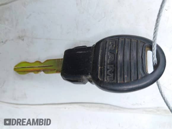 2017 Ram 1500 Tradesman z VIN 3C6JR6AG2HG721847, wystawiony jako IAAI lot #43230943 z przebiegiem 195 100 mil mil oraz . Historia ofert i sprzedaży dostępna na DreamBid. Obrazek 11.