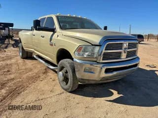 ✅ 2011 Ram 3500 Laramie Longhorn • VIN: 3D73Y4CL6BG524888 • Лот: 95543745. Опубликован ранее на Copart с пробегом 264 442 миль. Бесплатный доступ к архиву аукционных продаж из США и подробный отчёт об истории автомобиля на DreamBid. Изображение 1.