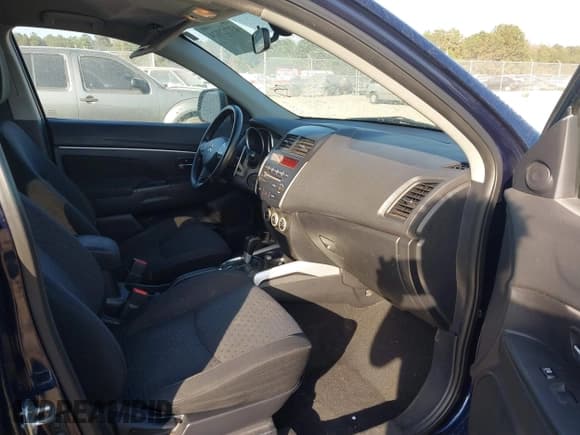 ✅ 2011 Mitsubishi Outlander SE • VIN: JA4AR4AU3BZ009996 • Lot: 43712124. Listed on IAAI with 144,464 mi. Free auction sales archive from the USA and detailed vehicle history report at DreamBid. Image 5.