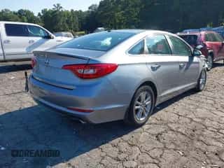 2015 Hyundai Sonata Eco z VIN 5NPE24AA8FH161531, wystawiony jako IAAI lot #43123771 z przebiegiem 123 892 mil mil oraz . Historia ofert i sprzedaży dostępna na DreamBid. Obrazek 4.