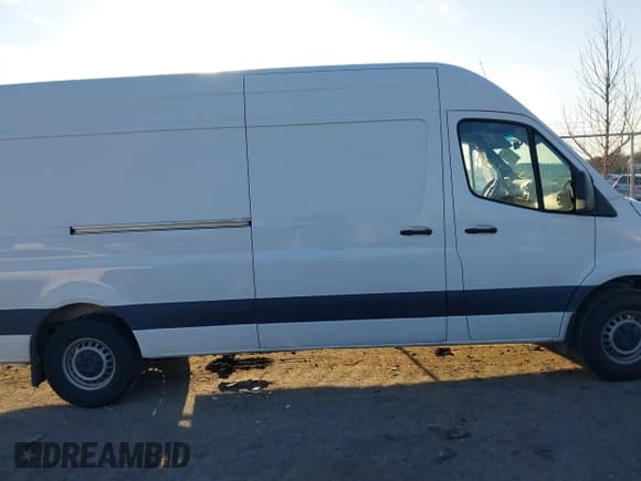 ✅ 2020 Mercedes-Benz Sprinter Cargo • VIN: W1W4ECHY6LT036958 • Lot: 41502902. Wystawiony na IAAI z przebiegiem 196 218 mil. Bezpłatny archiwum sprzedaży aukcyjnych z USA i szczegółowy raport historii pojazdu na DreamBid. Zdjęcie 13.