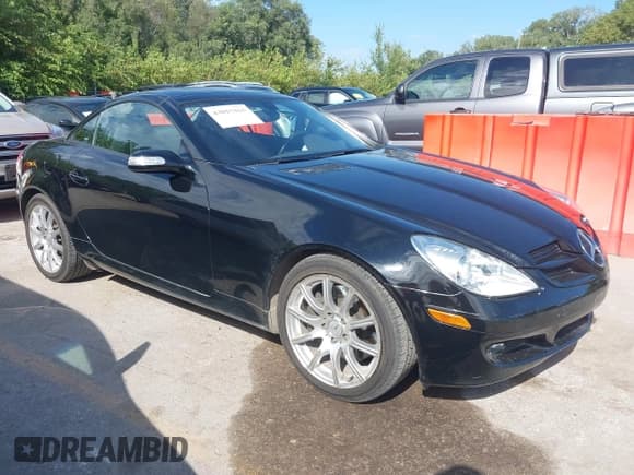 ✅ 2005 Mercedes-Benz SLK 230/320 • VIN: WDBWK56F15F021455 • Lot: 43015165. Wystawiony na IAAI z przebiegiem 23 521 mil. Bezpłatny archiwum sprzedaży aukcyjnych z USA i szczegółowy raport historii pojazdu na DreamBid. Zdjęcie 1.