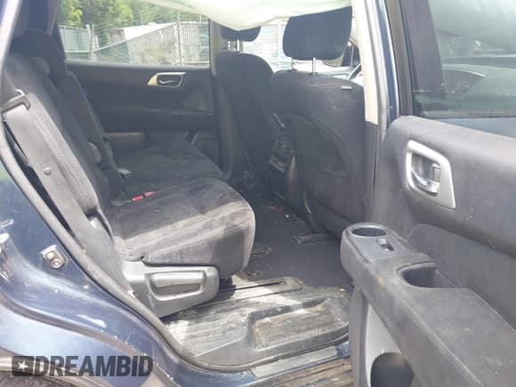 ✅ 2015 Nissan Pathfinder SL • VIN: 5N1AR2MM8FC639152 • Lot: 42234967. Wystawiony na IAAI z przebiegiem 187 061 mil. Bezpłatny archiwum sprzedaży aukcyjnych z USA i szczegółowy raport historii pojazdu na DreamBid. Zdjęcie 8.