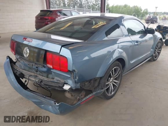 ✅ 2006 Ford Mustang Standard • VIN: 1ZVFT80N965118066 • Lot: 42261782. Wystawiony na IAAI z przebiegiem 132 447 mil. Bezpłatny archiwum sprzedaży aukcyjnych z USA i szczegółowy raport historii pojazdu na DreamBid. Zdjęcie 4.