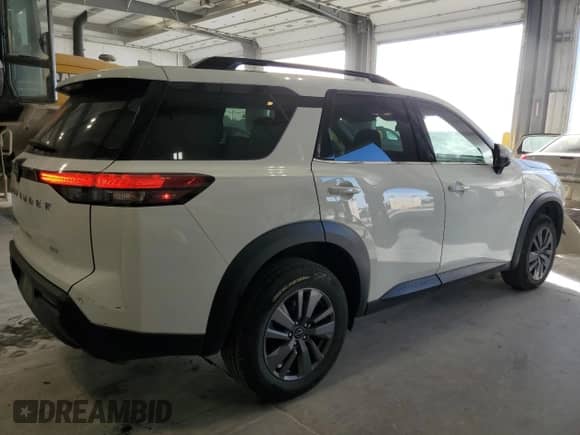 2024 Nissan Pathfinder SV with VIN 5N1DR3BAXRC297459, listed as a Copart auction lot 90979305 with 32,984 mi miles and Clean title. Bid and sale history available at DreamBid. Image 3.