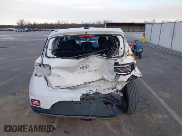 ✅ 2021 Hyundai Venue SE • VIN: KMHRB8A36MU068032 • Lot: 41083579. Listed on IAAI with 100,598 mi. Free auction sales archive from the USA and detailed vehicle history report at DreamBid. Image 17.