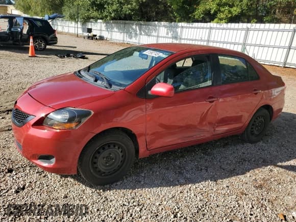 ✅ 2010 Toyota Yaris • VIN: JTDBT4K30A4064371 • Лот: 81992745. Опубликован ранее на Copart с пробегом 300 768 миль. Бесплатный доступ к архиву аукционных продаж из США и подробный отчёт об истории автомобиля на DreamBid. Изображение 1.