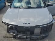 ✅ 2025 Kia Carnival SX Prestige • VIN: KNDNE5KA5S6030279 • Lot: 71822075. Wystawiony na Copart z przebiegiem 25 900 mil. Bezpłatny archiwum sprzedaży aukcyjnych z USA i szczegółowy raport historii pojazdu na DreamBid. Zdjęcie 12.