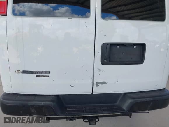 ✅ 2012 Chevrolet Express Cargo • VIN: 1GCWGFCBXC1118349 • Lot: 43410936. Listed on IAAI with 105,965 mi. Free auction sales archive from the USA and detailed vehicle history report at DreamBid. Image 6.