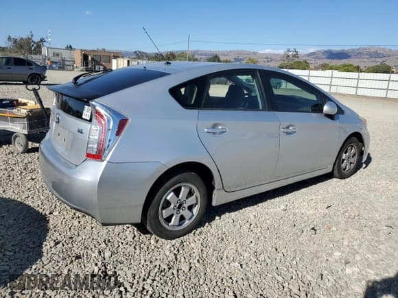 ✅ 2015 Toyota Prius Two • VIN: JTDKN3DUXF0411696 • Lot: 82388685. Listed on Copart with 207,782 mi. Free auction sales archive from the USA and detailed vehicle history report at DreamBid. Image 3.