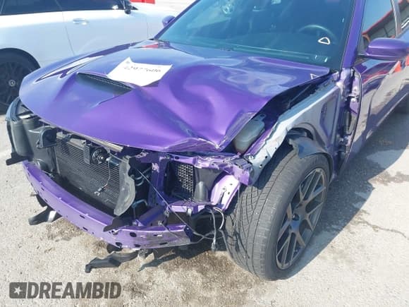 ✅ 2019 Dodge Charger Scat Pack • VIN: 2C3CDXGJ8KH604763 • Lot: 42977606. Wystawiony na IAAI z przebiegiem 31 109 mil. Bezpłatny archiwum sprzedaży aukcyjnych z USA i szczegółowy raport historii pojazdu na DreamBid. Zdjęcie 6.