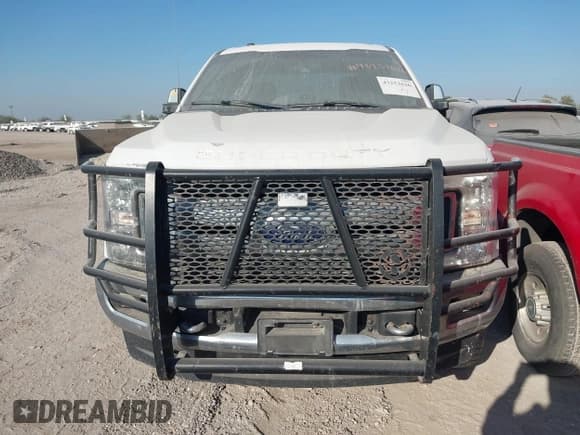 ✅ 2019 Ford F-250 XL • VIN: 1FT7W2BT5KEC49965 • Lot: 43253626. Listed on IAAI with 290,733 mi. Free auction sales archive from the USA and detailed vehicle history report at DreamBid. Image 12.