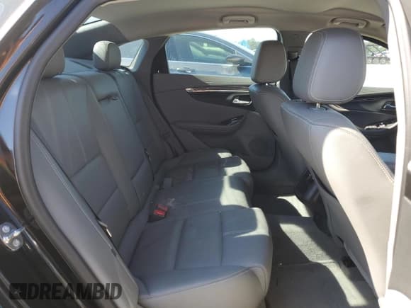 ✅ 2017 Chevrolet Impala LT • VIN: 2G1105S38H9183196 • Лот: 43368665. Опубликован ранее на Copart с пробегом 87 371 миль. Бесплатный доступ к архиву аукционных продаж из США и подробный отчёт об истории автомобиля на DreamBid. Изображение 10.