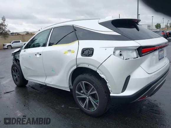 ✅ 2023 Lexus RX 350 • VIN: 2T2BAMCA0PC034324 • Lot: 41759608. Wystawiony na IAAI z przebiegiem 8 001 mil. Bezpłatny archiwum sprzedaży aukcyjnych z USA i szczegółowy raport historii pojazdu na DreamBid. Zdjęcie 15.