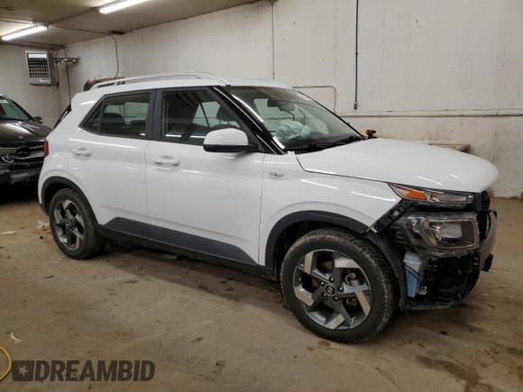 ✅ 2022 Hyundai Venue Limited • VIN: KMHRC8A38NU142713 • Lot: 81831574. Listed on Copart with 32,315 mi. Free auction sales archive from the USA and detailed vehicle history report at DreamBid. Image 4.
