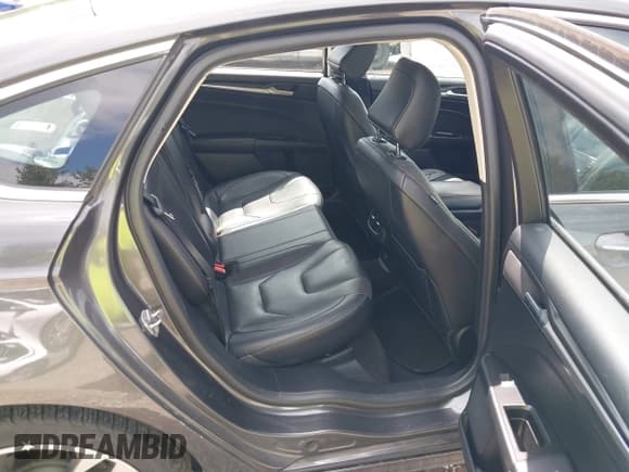 ✅ 2020 Ford Fusion Titanium • VIN: 3FA6P0D97LR116854 • Lot: 43081513. Listed on IAAI with 97,625 mi. Free auction sales archive from the USA and detailed vehicle history report at DreamBid. Image 8.