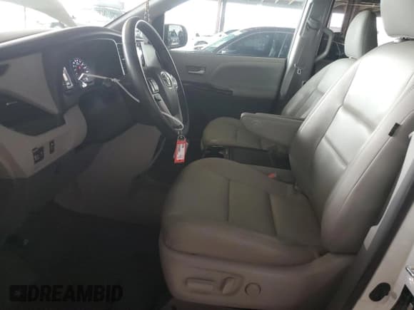 ✅ 2017 Toyota Sienna XLE Auto Access Seat • VIN: 5TDYZ3DC4HS875640 • Lot: 82389965. Listed on Copart with 138,691 mi. Free auction sales archive from the USA and detailed vehicle history report at DreamBid. Image 7.