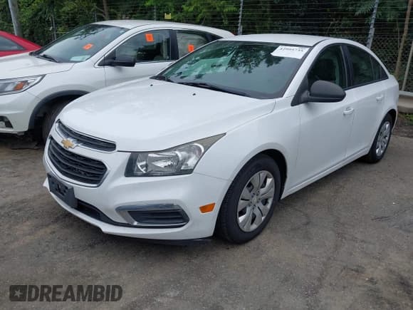 ✅ 2016 Chevrolet Cruze LS • VIN: 1G1PB5SGXG7173440 • Lot: 42995735. Listed on IAAI with 122,550 mi. Free auction sales archive from the USA and detailed vehicle history report at DreamBid. Image 2.