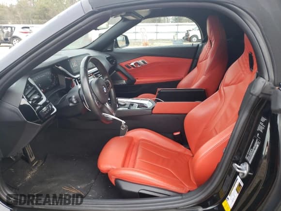 ✅ 2020 BMW Z4 sDriveM40i • VIN: WBAHF9C03LWW51901 • Lot: 36979053. Wystawiony na Copart z przebiegiem 23 486 mil. Bezpłatny archiwum sprzedaży aukcyjnych z USA i szczegółowy raport historii pojazdu na DreamBid. Zdjęcie 7.