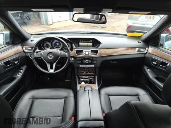 ✅ 2014 Mercedes-Benz E 350 Luxury • VIN: WDDHF8JB5EA784487 • Lot: 91216915. Wystawiony na Copart z przebiegiem 139 860 mil. Bezpłatny archiwum sprzedaży aukcyjnych z USA i szczegółowy raport historii pojazdu na DreamBid. Zdjęcie 9.