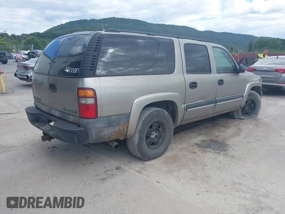 ✅ 2003 Chevrolet Suburban LS • VIN: 1GNFK16Z33J223820 • Лот: 43074086. Опубликован ранее на IAAI с пробегом 307 113 миль. Бесплатный доступ к архиву аукционных продаж из США и подробный отчёт об истории автомобиля на DreamBid. Изображение 4.