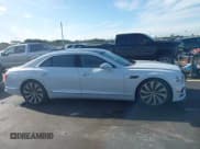 ✅ 2020 Bentley Flying Spur W12 • VIN: SCBBB6ZG7LC080974 • Lot: 43296914. Wystawiony na IAAI z przebiegiem 16 621 mil. Bezpłatny archiwum sprzedaży aukcyjnych z USA i szczegółowy raport historii pojazdu na DreamBid. Zdjęcie 14.