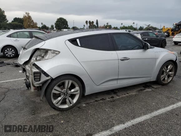 ✅ 2013 Hyundai Veloster w/Gray Int • VIN: KMHTC6AD2DU093056 • Lot: 81179253. Listed on Copart with 144,405 mi. Free auction sales archive from the USA and detailed vehicle history report at DreamBid. Image 3.