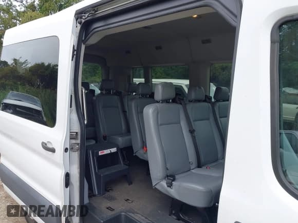✅ 2016 Ford Transit XL • VIN: 1FBAX2CM6GKA32190 • Лот: 43318128. Опубликован ранее на IAAI с пробегом 121 087 миль. Бесплатный доступ к архиву аукционных продаж из США и подробный отчёт об истории автомобиля на DreamBid. Изображение 8.
