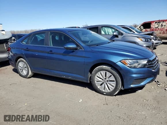 ✅ 2020 Volkswagen Jetta S • VIN: 3VWC57BU0LM083273 • Lot: 48065065. Wystawiony na Copart z przebiegiem 59 665 mil. Bezpłatny archiwum sprzedaży aukcyjnych z USA i szczegółowy raport historii pojazdu na DreamBid. Zdjęcie 4.