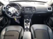 ✅ 2020 Jeep Compass Latitude • VIN: 3C4NJCBB1LT114888 • Lot: 86607295. Wystawiony na Copart z przebiegiem 53 956 mil. Bezpłatny archiwum sprzedaży aukcyjnych z USA i szczegółowy raport historii pojazdu na DreamBid. Zdjęcie 8.