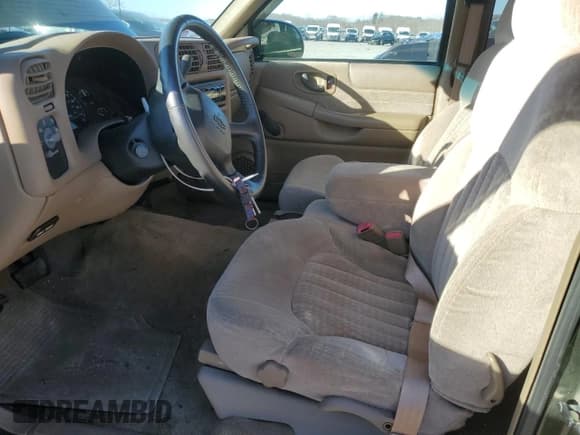 ✅ 2001 Chevrolet S-10 • VIN: 1GCCS195X18101206 • Лот: 87549895. Опубликован ранее на Copart с пробегом 83 262 миль. Бесплатный доступ к архиву аукционных продаж из США и подробный отчёт об истории автомобиля на DreamBid. Изображение 7.