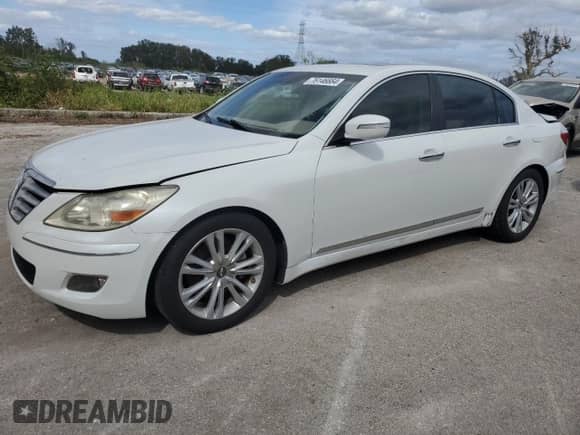 2009 Hyundai Genesis z VIN KMHGC46F19U060072, wystawiony jako Copart lot #76146664 z przebiegiem 72 167 mil mil oraz Szkoda całkowita • Salvage title. Historia ofert i sprzedaży dostępna na DreamBid. Obrazek 1.