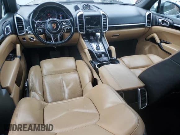 ✅ 2016 Porsche Cayenne • VIN: WP1AA2A21GKA15990 • Лот: 61808045. Опубликован ранее на Copart с пробегом 142 828 миль. Бесплатный доступ к архиву аукционных продаж из США и подробный отчёт об истории автомобиля на DreamBid. Изображение 8.