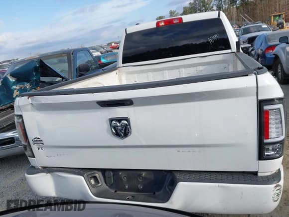 ✅ 2018 Ram 1500 Tradesman • VIN: 1C6RR6FG3JS325422 • Lot: 41674052. Listed on IAAI with 136,502 mi. Free auction sales archive from the USA and detailed vehicle history report at DreamBid. Image 16.