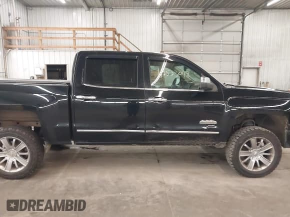 ✅ 2015 Chevrolet Silverado 1500 High Country • VIN: 3GCUKTEJXFG465713 • Лот: 42523048. Опубликован ранее на IAAI с пробегом 177 361 миль. Бесплатный доступ к архиву аукционных продаж из США и подробный отчёт об истории автомобиля на DreamBid. Изображение 14.