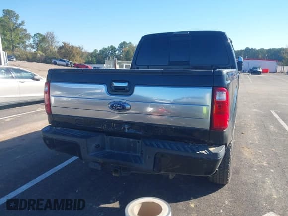 ✅ 2014 Ford F-250 XL • VIN: 1FT7W2B60EEA97155 • Lot: 43595294. Wystawiony na IAAI z przebiegiem 272 245 mil. Bezpłatny archiwum sprzedaży aukcyjnych z USA i szczegółowy raport historii pojazdu na DreamBid. Zdjęcie 16.