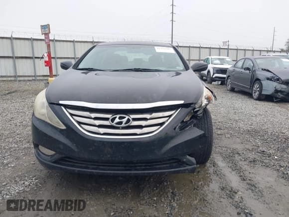✅ 2011 Hyundai Sonata Limited • VIN: 5NPEC4AC1BH124748 • Lot: 43351583. Listed on IAAI with 235,734 mi. Free auction sales archive from the USA and detailed vehicle history report at DreamBid. Image 12.