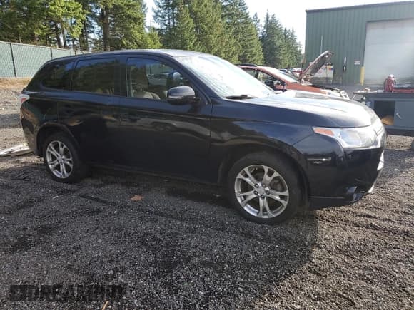 ✅ 2014 Mitsubishi Outlander SE • VIN: JA4AD3A33EZ016984 • Lot: 92532585. Listed on Copart with 170,371 mi. Free auction sales archive from the USA and detailed vehicle history report at DreamBid. Image 4.