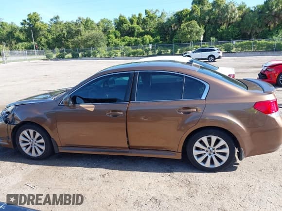 ✅ 2011 Subaru Legacy Limited Power Moon • VIN: 4S3BMCL61B3264425 • Lot: 42494483. Listed on IAAI with 186,546 mi. Free auction sales archive from the USA and detailed vehicle history report at DreamBid. Image 14.