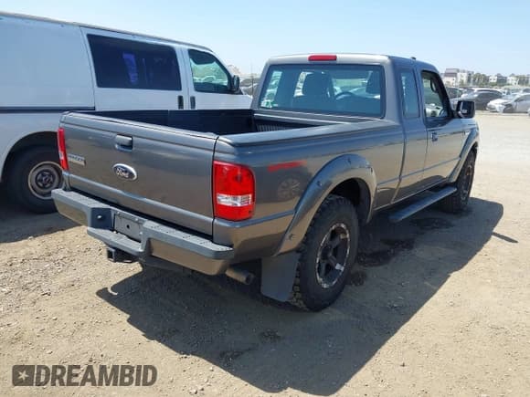✅ 2010 Ford Ranger XL • VIN: 1FTKR1EE9APA14982 • Lot: 42303924. Wystawiony na IAAI z przebiegiem 154 956 mil. Bezpłatny archiwum sprzedaży aukcyjnych z USA i szczegółowy raport historii pojazdu na DreamBid. Zdjęcie 4.