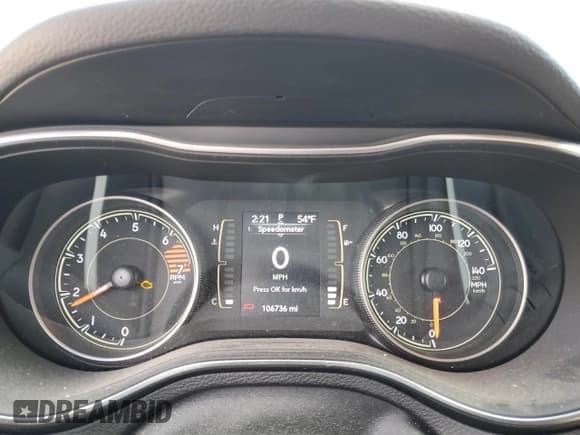 ✅ 2020 Jeep Cherokee Latitude Plus • VIN: 1C4PJMLB4LD575702 • Lot: 90839855. Wystawiony na Copart z przebiegiem 106 736 mil. Bezpłatny archiwum sprzedaży aukcyjnych z USA i szczegółowy raport historii pojazdu na DreamBid. Zdjęcie 9.