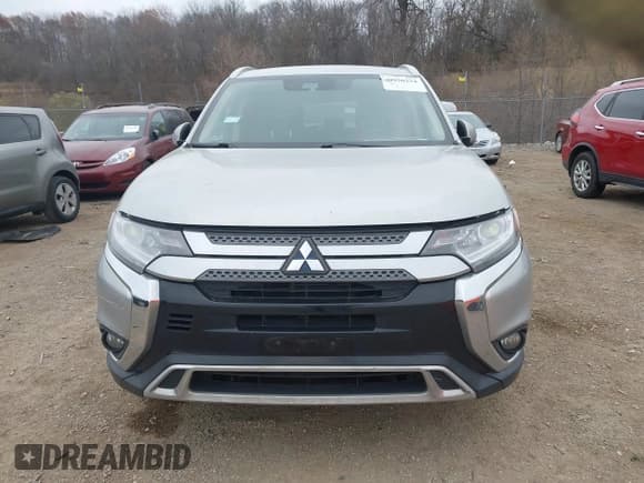 ✅ 2020 Mitsubishi Outlander SE • VIN: JA4AD3A39LZ018929 • Lot: 40950234. Listed on IAAI with 84,308 mi. Free auction sales archive from the USA and detailed vehicle history report at DreamBid. Image 12.