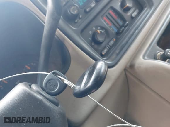 ✅ 2005 Chevrolet Silverado 2500HD LS • VIN: 1GCHK23215F961121 • Lot: 42969060. Wystawiony na IAAI z przebiegiem 245 406 mil. Bezpłatny archiwum sprzedaży aukcyjnych z USA i szczegółowy raport historii pojazdu na DreamBid. Zdjęcie 11.