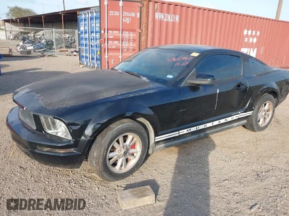 ✅ 2007 Ford Mustang Deluxe • VIN: 1ZVFT80N675284367 • Lot: 43657947. Listed on IAAI with 175,795 mi. Free auction sales archive from the USA and detailed vehicle history report at DreamBid. Image 1.