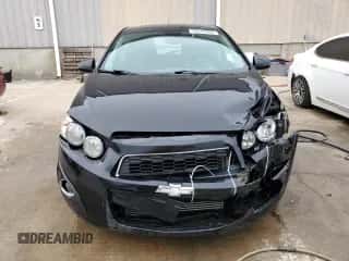 2013 Chevrolet Sonic LTZ z VIN 1G1JF6SB5D4152982, wystawiony jako Copart lot #70643904 z przebiegiem 144 912 mil mil oraz Szkoda całkowita • Salvage title. Historia ofert i sprzedaży dostępna na DreamBid. Obrazek 5.