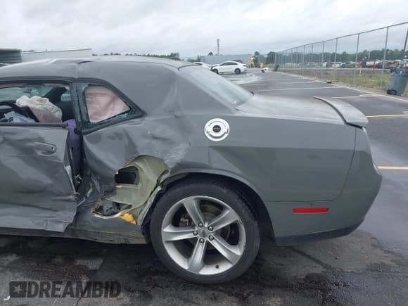 ✅ 2017 Dodge Challenger R/T Plus • VIN: 2C3CDZBT5HH594156 • Lot: 42223880. Listed on IAAI with 71,705 mi. Free auction sales archive from the USA and detailed vehicle history report at DreamBid. Image 19.