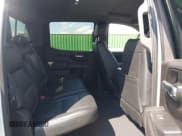 ✅ 2019 Chevrolet Silverado 1500 LT • VIN: 3GCPWCED6KG187883 • Lot: 43069333. Wystawiony na IAAI z przebiegiem 117 948 mil. Bezpłatny archiwum sprzedaży aukcyjnych z USA i szczegółowy raport historii pojazdu na DreamBid. Zdjęcie 8.