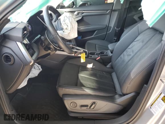 ✅ 2023 Audi A3 Premium Plus • VIN: WAUHUDGYXPA078698 • Лот: 85701514. Опубликован ранее на Copart с пробегом Не указан. Бесплатный доступ к архиву аукционных продаж из США и подробный отчёт об истории автомобиля на DreamBid. Изображение 7.