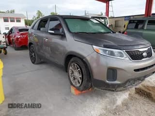 ✅ 2014 Kia Sorento LX • VIN: 5XYKT3A62EG541315 • Lot: 43835779. Wystawiony na IAAI z przebiegiem Nie podano. Bezpłatny archiwum sprzedaży aukcyjnych z USA i szczegółowy raport historii pojazdu na DreamBid. Zdjęcie 1.