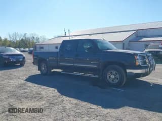 ✅ 2005 Chevrolet Silverado 1500HD LS • VIN: 1GCGK13U75F943195 • Лот: 43498069. Опубликован ранее на IAAI с пробегом 180 678 миль. Бесплатный доступ к архиву аукционных продаж из США и подробный отчёт об истории автомобиля на DreamBid. Изображение 1.